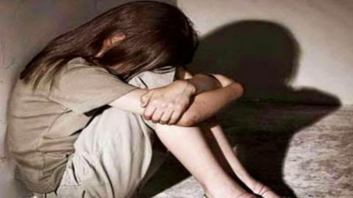 Ζάκυνθος: Σύλληψη 59χρονου για πορνογραφία ανηλίκων και ασέλγεια σε βάρος 13χρονης